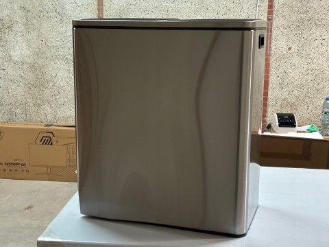 Kosz na śmieci 2x30L SONGMICS pedałowy z wiadrami - wgniecenie z tyłu